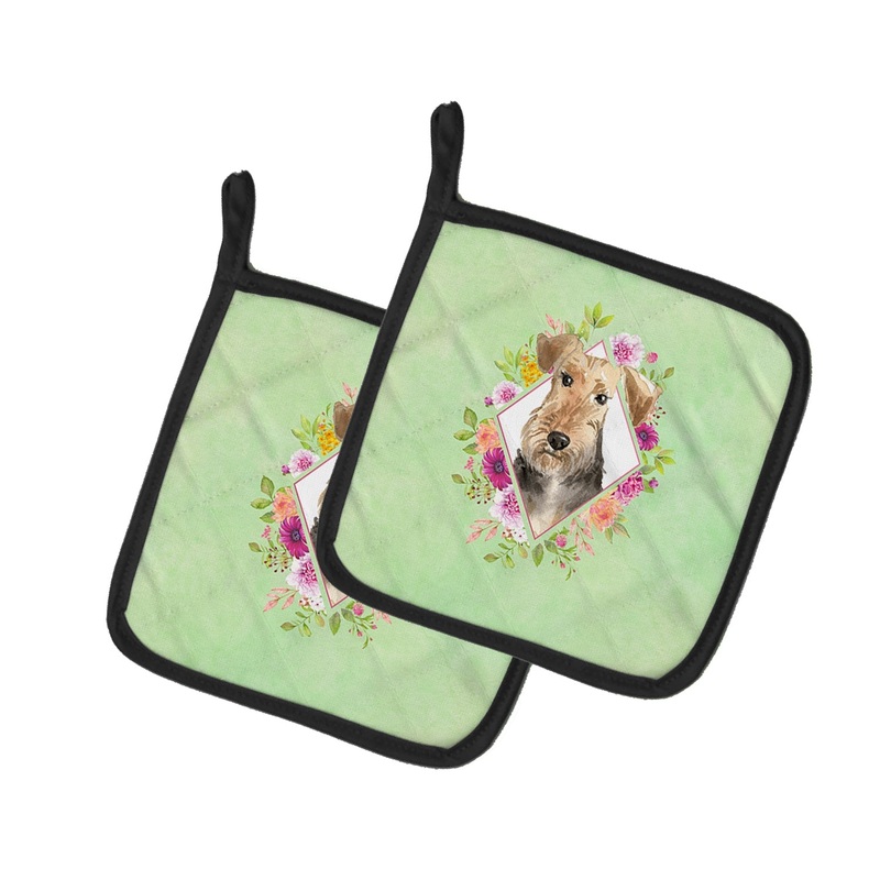 Airedale Terrier Green Flowers Pot Holders - Set of 2 - Heat-Resistant Kitchen Essentials CK4364PTHD